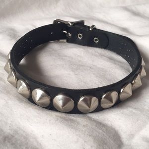 GENUINE LEATHER STUDDED CHOKER